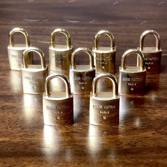 LOUIS VUITTON Vintage LV Lock 200 Series - In Case You’re ISO LV LOCK PADLOCK - Picture 10 of 17